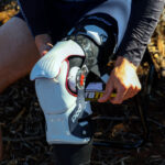 Coppia tutori ginocchio POD K8 3.0 Carbonio - Nero/Bianco MX - immagine 9